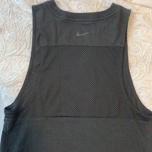 Nike tank top - Picture 2 of 3